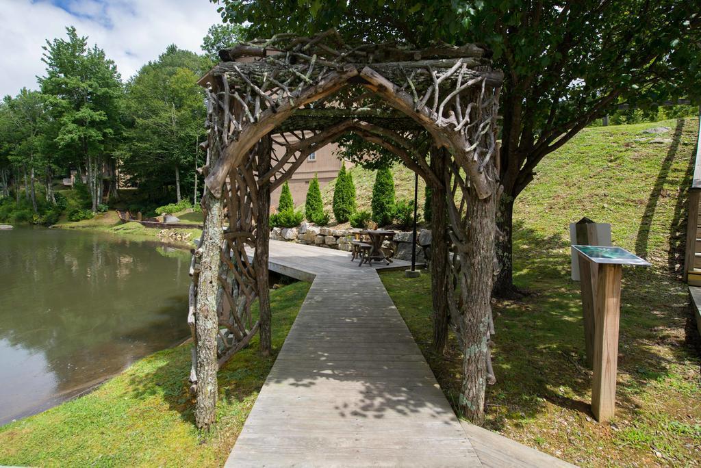 Bluegreen Vacations Blue Ridge Village, An Ascend Banner Elk